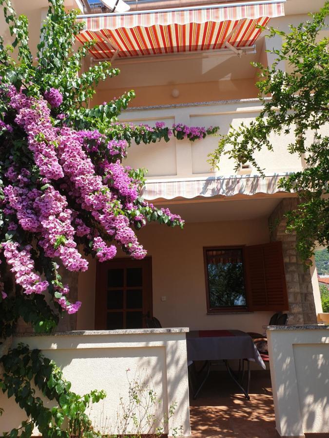 Apartments Davorka Banjol Esterno foto