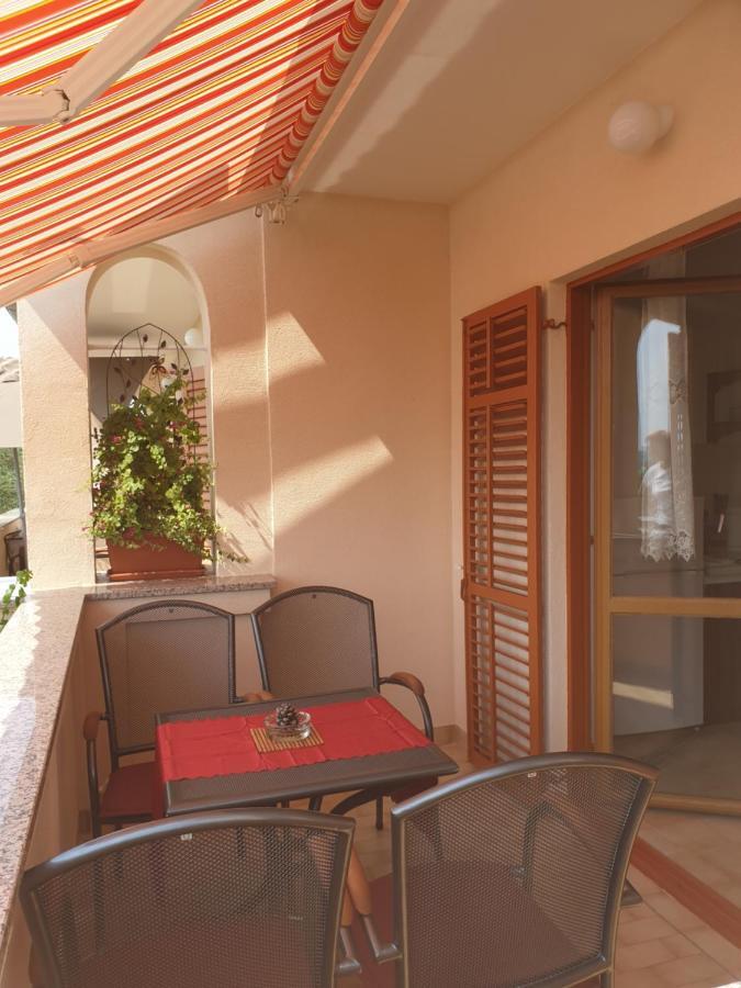 Apartments Davorka Banjol Esterno foto